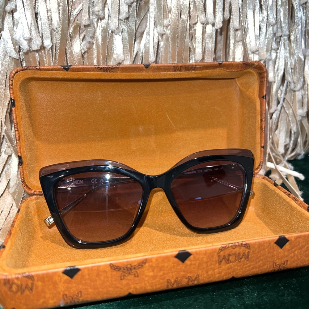 MCM Sunglass Woman’s style Tortoise Havana Brown (Pre-Loved)
